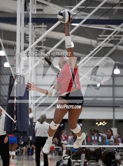 Thumbnail 1 in East View vs Klein Cain (Legends Invitational) photogallery.