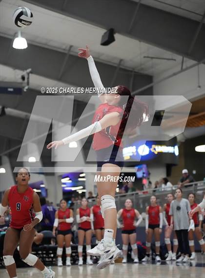 Thumbnail 2 in East View vs Klein Cain (Legends Invitational) photogallery.