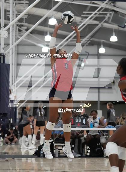 Thumbnail 1 in East View vs Klein Cain (Legends Invitational) photogallery.