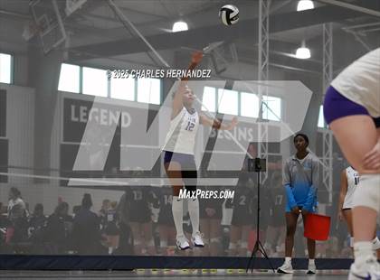Thumbnail 3 in East View vs Klein Cain (Legends Invitational) photogallery.
