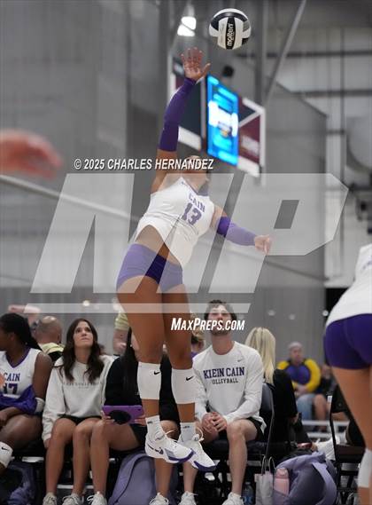 Thumbnail 1 in East View vs Klein Cain (Legends Invitational) photogallery.