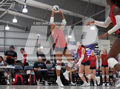 Thumbnail 2 in East View vs Klein Cain (Legends Invitational) photogallery.