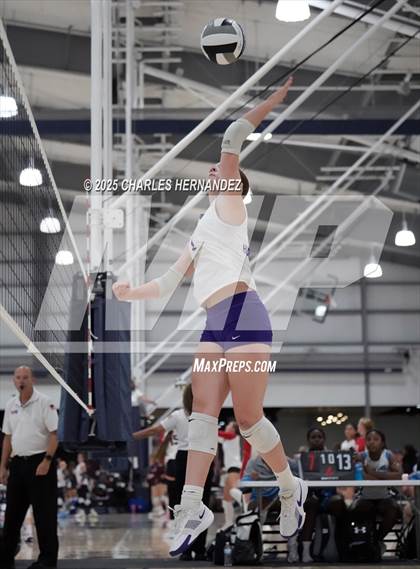 Thumbnail 2 in East View vs Klein Cain (Legends Invitational) photogallery.