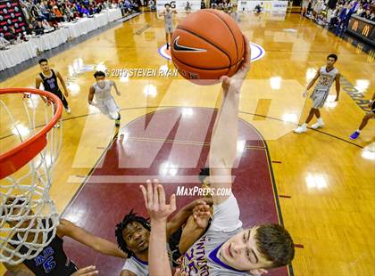 Thumbnail 3 in IMG Academy vs. Montverde Academy (GEICO National Tournament Semifinal) photogallery.