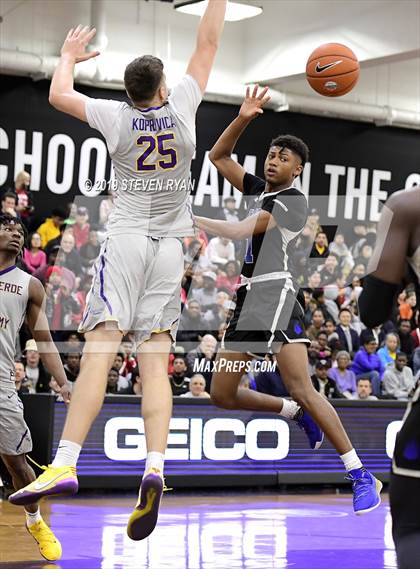 Thumbnail 3 in IMG Academy vs. Montverde Academy (GEICO National Tournament Semifinal) photogallery.