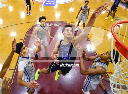 Thumbnail 2 in IMG Academy vs. Montverde Academy (GEICO National Tournament Semifinal) photogallery.