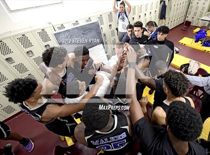 Thumbnail 3 in IMG Academy vs. Montverde Academy (GEICO National Tournament Semifinal) photogallery.