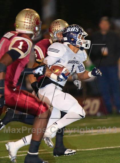 Thumbnail 3 in Bakersfield vs. Mission Hills (CIF SoCal D1 Regional Final) photogallery.