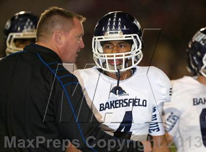 Thumbnail 3 in Bakersfield vs. Mission Hills (CIF SoCal D1 Regional Final) photogallery.