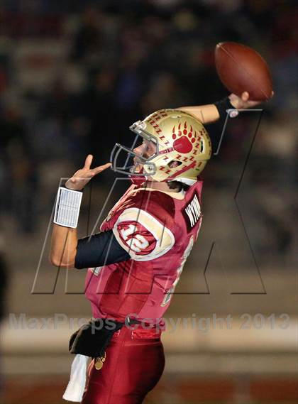 Thumbnail 2 in Bakersfield vs. Mission Hills (CIF SoCal D1 Regional Final) photogallery.