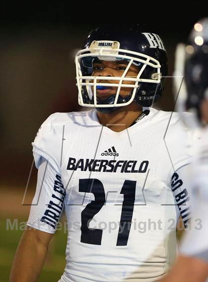 Thumbnail 2 in Bakersfield vs. Mission Hills (CIF SoCal D1 Regional Final) photogallery.