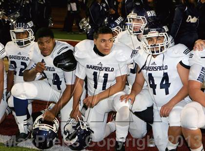 Thumbnail 2 in Bakersfield vs. Mission Hills (CIF SoCal D1 Regional Final) photogallery.