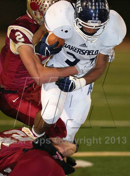 Thumbnail 1 in Bakersfield vs. Mission Hills (CIF SoCal D1 Regional Final) photogallery.