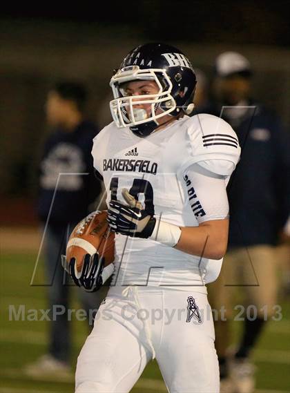 Thumbnail 3 in Bakersfield vs. Mission Hills (CIF SoCal D1 Regional Final) photogallery.