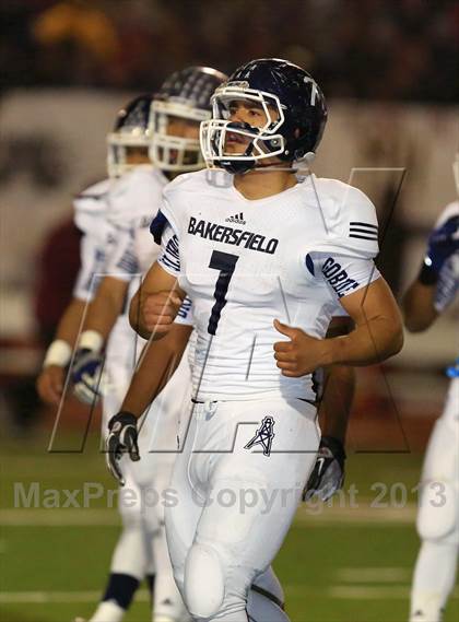 Thumbnail 2 in Bakersfield vs. Mission Hills (CIF SoCal D1 Regional Final) photogallery.