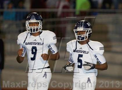 Thumbnail 1 in Bakersfield vs. Mission Hills (CIF SoCal D1 Regional Final) photogallery.