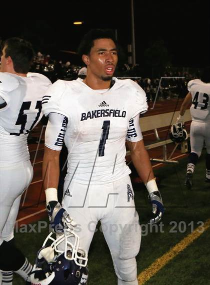 Thumbnail 2 in Bakersfield vs. Mission Hills (CIF SoCal D1 Regional Final) photogallery.