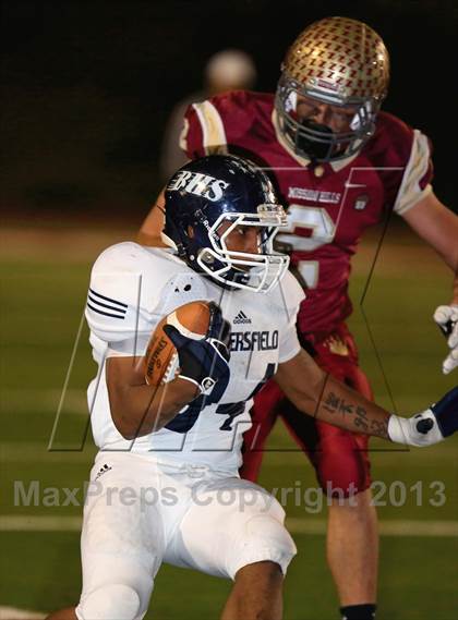 Thumbnail 3 in Bakersfield vs. Mission Hills (CIF SoCal D1 Regional Final) photogallery.