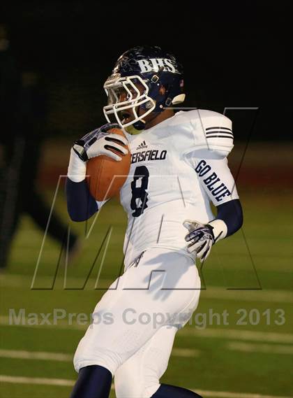 Thumbnail 1 in Bakersfield vs. Mission Hills (CIF SoCal D1 Regional Final) photogallery.