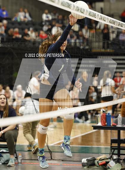 Thumbnail 3 in Timpanogos vs. Bountiful (UHSAA 5A Quarterfinal) photogallery.