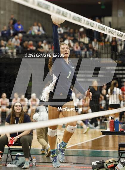 Thumbnail 2 in Timpanogos vs. Bountiful (UHSAA 5A Quarterfinal) photogallery.