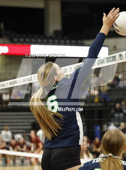 Thumbnail 3 in Timpanogos vs. Bountiful (UHSAA 5A Quarterfinal) photogallery.