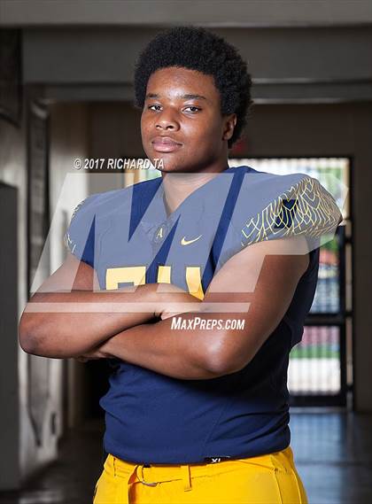 Thumbnail 2 in St. Thomas Aquinas (Preseason Early Contenders Photo Shoot)  photogallery.