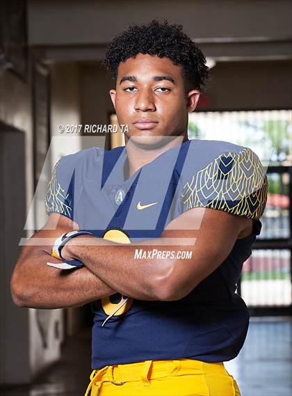 Thumbnail 2 in St. Thomas Aquinas (Preseason Early Contenders Photo Shoot)  photogallery.