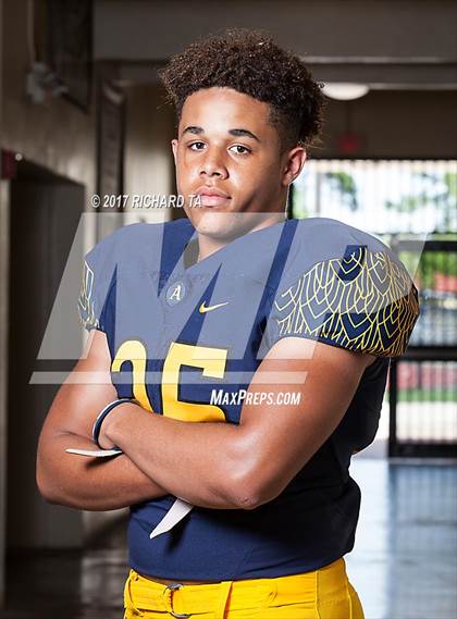 Thumbnail 1 in St. Thomas Aquinas (Preseason Early Contenders Photo Shoot)  photogallery.
