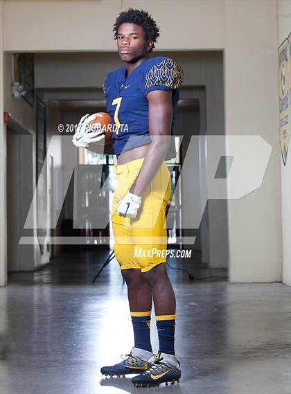 Thumbnail 2 in St. Thomas Aquinas (Preseason Early Contenders Photo Shoot)  photogallery.