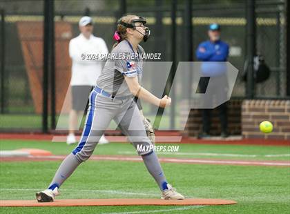 Thumbnail 2 in Lake Belton vs. Friendswood (NFCA Leadoff Classic) photogallery.