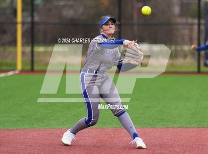 Thumbnail 3 in Lake Belton vs. Friendswood (NFCA Leadoff Classic) photogallery.