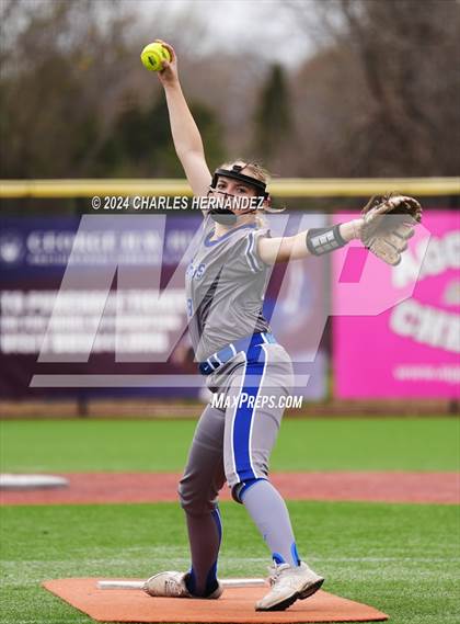 Thumbnail 1 in Lake Belton vs. Friendswood (NFCA Leadoff Classic) photogallery.