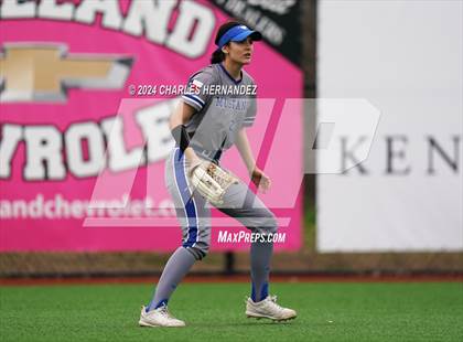 Thumbnail 1 in Lake Belton vs. Friendswood (NFCA Leadoff Classic) photogallery.