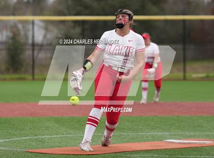 Thumbnail 1 in Lake Belton vs. Friendswood (NFCA Leadoff Classic) photogallery.