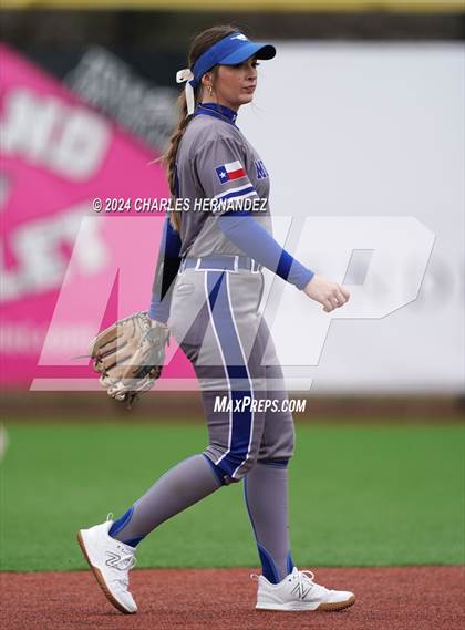 Thumbnail 3 in Lake Belton vs. Friendswood (NFCA Leadoff Classic) photogallery.