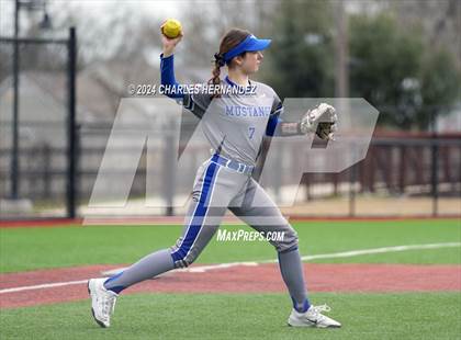 Thumbnail 1 in Lake Belton vs. Friendswood (NFCA Leadoff Classic) photogallery.