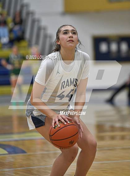 Thumbnail 1 in Los Alamos vs. Rio Rancho (Bobby Rodriguez Capital City Tournament) photogallery.