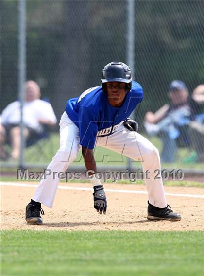 Thumbnail 3 in Lindenhurst vs. Valley Central (NYSPHSAA Class AA Semifinal) photogallery.