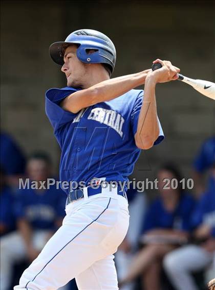 Thumbnail 3 in Lindenhurst vs. Valley Central (NYSPHSAA Class AA Semifinal) photogallery.