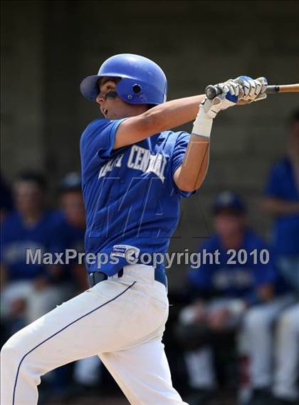 Thumbnail 2 in Lindenhurst vs. Valley Central (NYSPHSAA Class AA Semifinal) photogallery.
