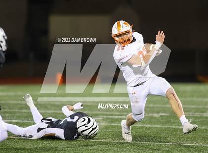 Thumbnail 2 in Mineola vs Grandview (UIL 3A D1 Area Playoff) photogallery.