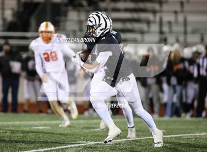 Thumbnail 3 in Mineola vs Grandview (UIL 3A D1 Area Playoff) photogallery.