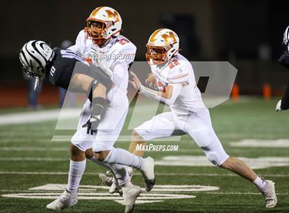 Thumbnail 3 in Mineola vs Grandview (UIL 3A D1 Area Playoff) photogallery.