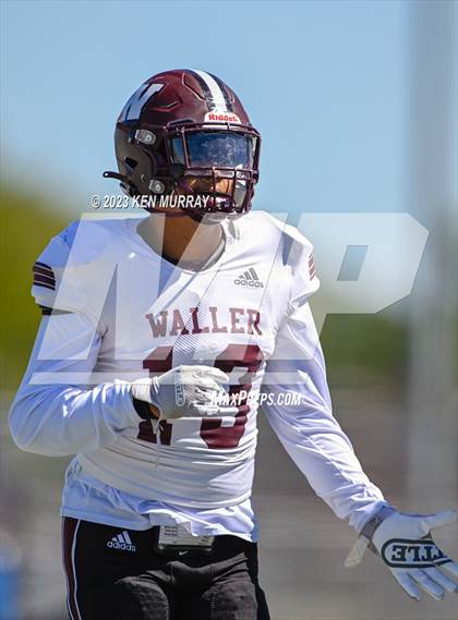 Thumbnail 2 in Waller @ Klein photogallery.