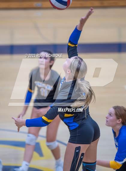Thumbnail 2 in Mission Hills @ San Pasqual photogallery.