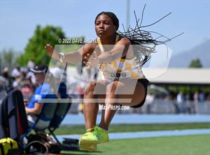 Thumbnail 3 in BYU Invitational photogallery.
