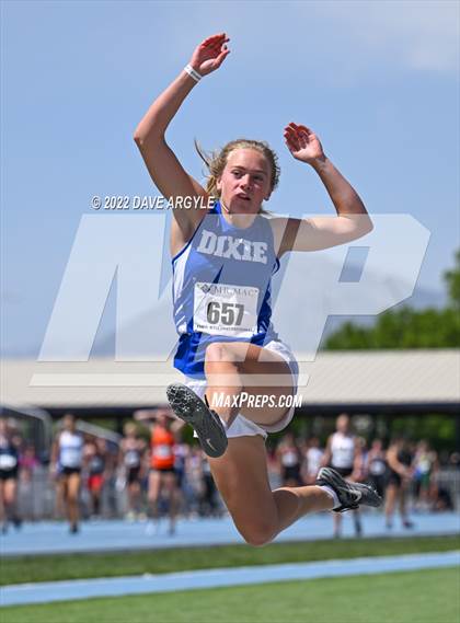 Thumbnail 1 in BYU Invitational photogallery.