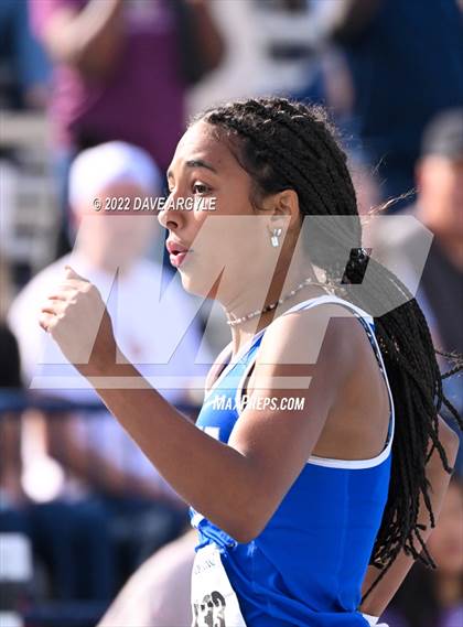 Thumbnail 3 in BYU Invitational photogallery.