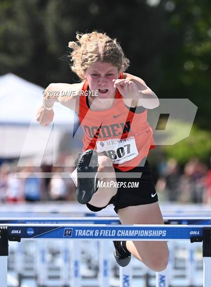 Thumbnail 2 in BYU Invitational photogallery.